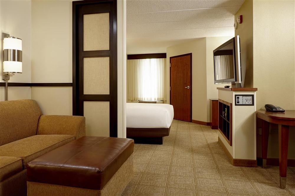 Hyatt Place Memphis Primacy Parkway Room photo