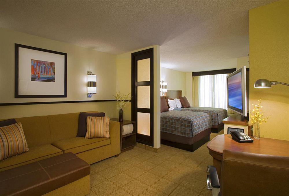 Hyatt Place Memphis Primacy Parkway Room photo